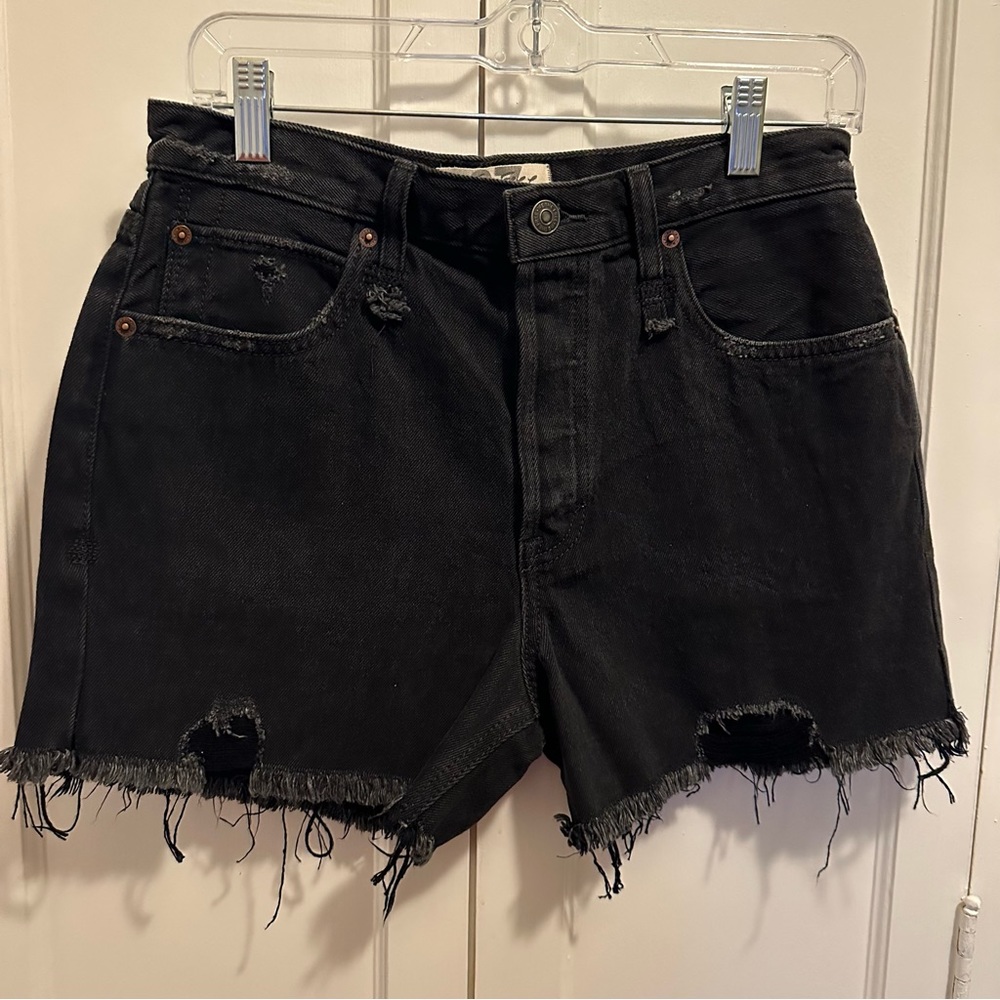 Free People Makai Cutoff Short in Washed Black 27 - Picture 4 of 9